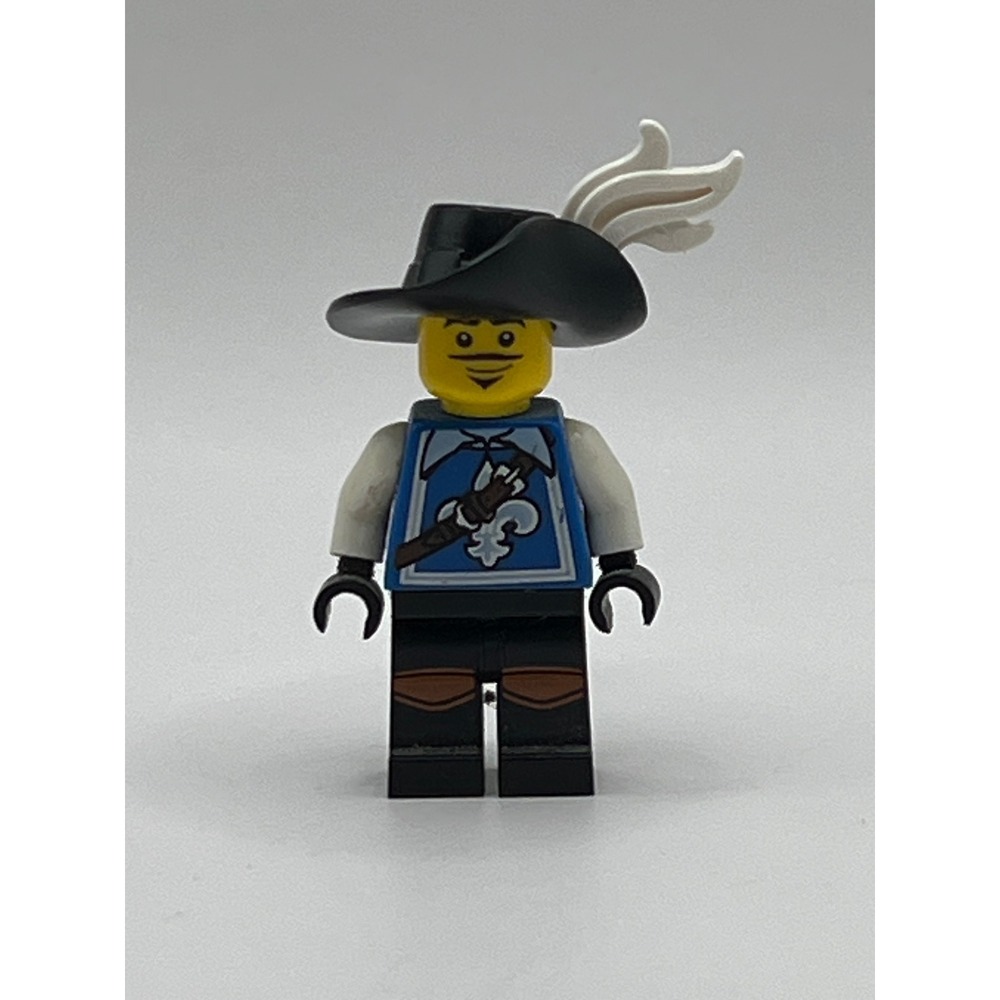 LEGO Minifigures Series 4 Musketeer Fleur-de-Lis Blue Tunic Col051